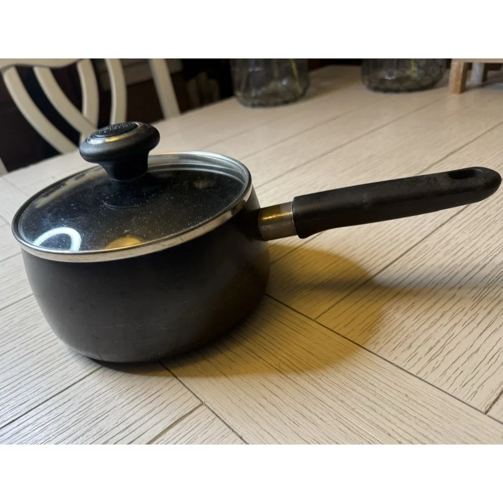 Pampered Chef 2 Qt Sauce 7